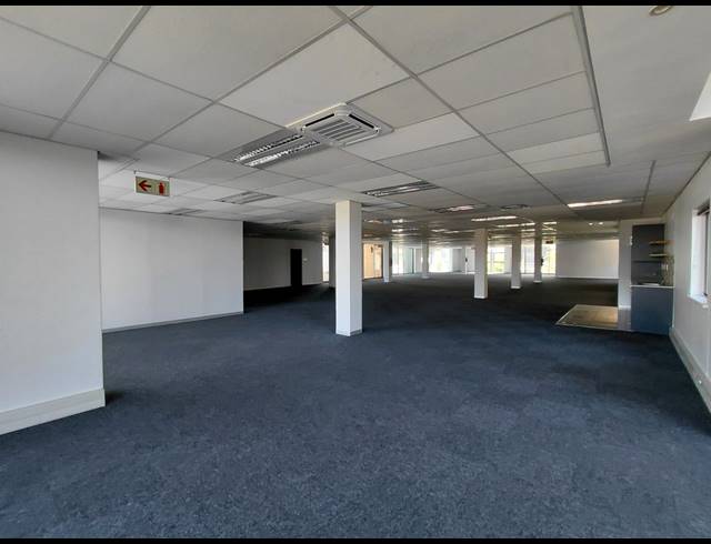 659M² OFFICE TO LET IN BRYANSTON